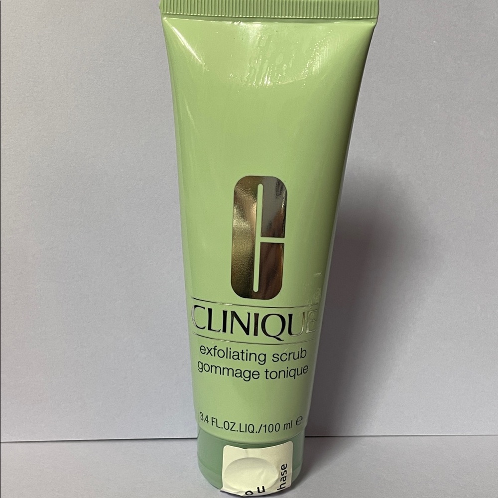 Clinique Exfoliating Scrub - New